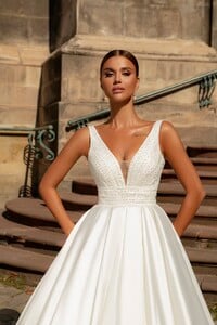 903-3-Wedding-dress-Lady-Di-Bride-1.jpg