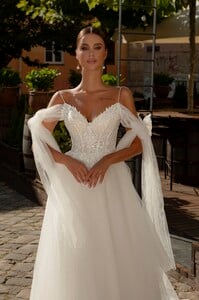 904-2-Wedding-dress-Lady-Di-Bride-1.jpg
