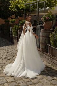 904-3-Wedding-dress-Lady-Di-Bride-1.jpg