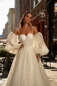 906-2-Wedding-dress-Lady-Di-Bride-1.jpg