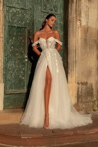 909-1-Wedding-dress-Lady-Di-Bride-1.jpg