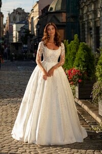 910-1-Wedding-dress-Lady-Di-Bride-1.jpg