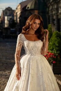910-2-Wedding-dress-Lady-Di-Bride-1.jpg