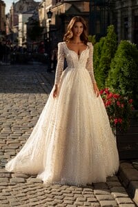 912-1-Wedding-dress-Lady-Di-Bride-1.jpg