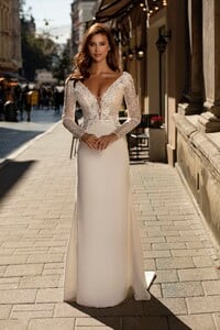 915-1-Wedding-dress-Lady-Di-Bride-1.jpg