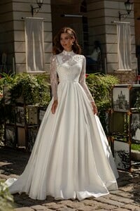 918-1-Wedding-dress-Lady-Di-Bride-1.jpg