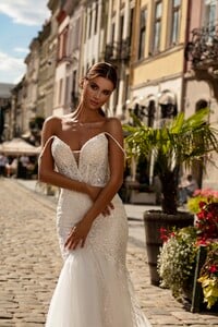 919-3-Wedding-dress-Lady-Di-Bride-1.jpg
