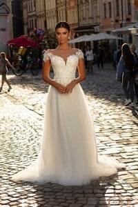 925-1-Wedding-dress-Lady-Di-Bride.jpg