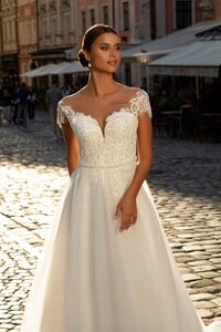 925-3-Wedding-dress-Lady-Di-Bride.jpg