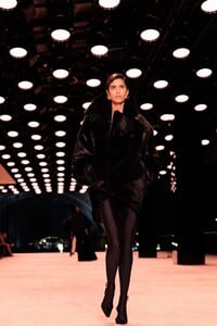 955821119_SaintLaurentFall22AtmospherebySTYLEDUMONDE0K3A8595FullRes.thumb.jpg.1c05180d071ae9046da6f0fa71e99942.jpg