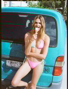 BU_VOGUE-BIKINI_FINALI_000099200006.thumb.jpg.fcfbcd7f97647c8c1c0d7cf2a76fa032.jpg