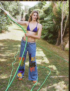 BU_VOGUE-BIKINI_FINALI_000099260010.thumb.jpg.f46bfa29ad8027597d2c61fd6575725f.jpg