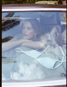 BU_VOGUE-BIKINI_FINALI_000099380012.thumb.jpg.103736e7e652613007d1f2415a431ac4.jpg