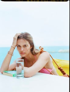 BU_VOGUE-BIKINI_FINALI_000099390016.thumb.jpg.dc3f80990276eb2ef05f0c84619a43f8.jpg