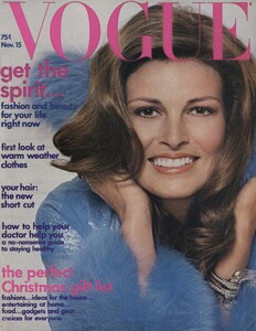 Clarke_US_Vogue_November_15th_1972_Cover.thumb.jpg.2d4b575157e719ed703a7894a7f5d97f.jpg