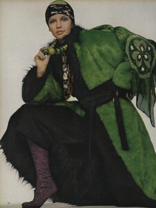 Going_US_Vogue_July_1970_07.thumb.jpg.dabb8b59187beba683d4211d7acfd7af.jpg