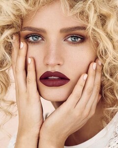 Julia-Viering-portfolio-111-2-444x555.jpg