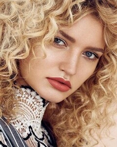 Julia-Viering-portfolio-148-2-444x555.jpg
