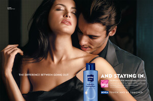 NIV-stayingin-sprd.jpg