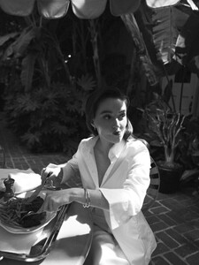 Outtakes_284029.jpg