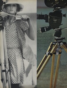 Penati_US_Vogue_April_15_th_1972_03.thumb.jpg.54387eb3a2881ffeca697dd141880ac9.jpg