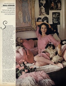 Romantics_US_Vogue_December_1973_08.thumb.jpg.9c02d3bcaf7f8c5b349c868400118371.jpg