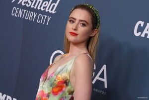 StarringKathrynNewton_CDGArrivals_0007.jpg