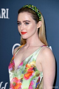 StarringKathrynNewton_CDGArrivals_0028.jpg