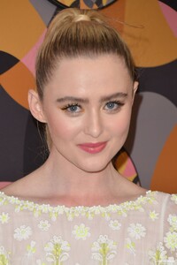 StarringKathrynNewton_HBOGoldenGlobesParty_0038.jpg