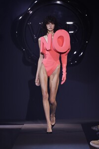 VIKTOR_ROLF_HC_FW23_5361.thumb.JPG.7ea4017eca958a8999893d81c083b54e.JPG