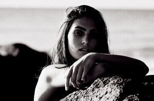 WWW.MELISSAUREN.COM_QUE_SOFIA_PALLADINO_HI-RES_COL_SEPT_2019_IMG_0325.thumb.jpg.8a5c39bbd16460688217193099e1ec2e.jpg