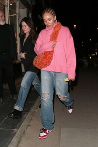 adwoa-aboah-night-out-in-notting-hill-03-17-2022-0.jpg