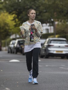 adwoa-aboah-out-and-about-in-london-07-27-2022-1.jpg