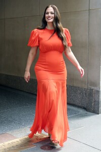 ashley-graham-in-a-red-dress-new-york-07-13-2023-6.jpg