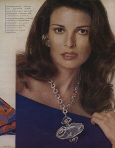 bold_jewel_04.thumb.jpg.0da888025b7613a7817e29c58f167a3d.jpg