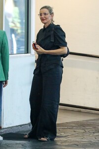 cameron-diaz-at-a-valet-parking-area-in-beverly-hills-07-25-2023-0.jpg