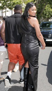 chanel-iman-arrives-at-rick-owens-show-at-paris-fashion-week-06-23-2022-1.jpg