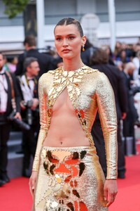 chloe-lecareux-at-the-zone-of-interest-premiere-at-76th-cannes-film-festival-05-19-2023-5.jpg