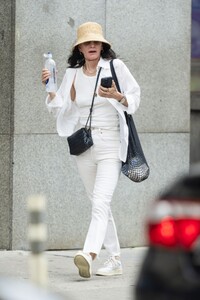 courteney-cox-out-and-about-in-new-york-07-27-2023-6.jpg