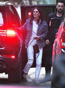 courteney-cox-out-for-dinner-at-pylos-greek-restaurant-in-new-york-07-26-2023-2.jpg