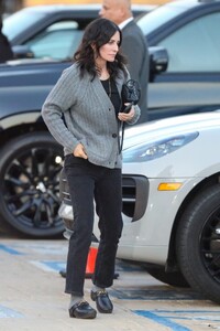 courtney-cox-arrives-for-dinner-at-nobu-in-malibu-06-28-2023-0.jpg