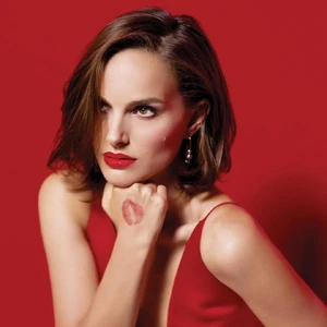 dior-lipstick-natalie-portman.jpg