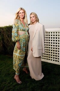 emma-roberts-and-nicky-hilton-at-tod-s-hamptons-dinner-07-26-2023-6.jpg