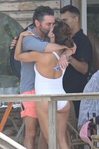 eva-longoria-in-a-white-swimsuit-at-a-beach-in-marbella-07-21-2023-2.thumb.jpg.771205deccacdbbf8c3f80f336054173.jpg