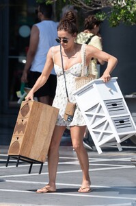 eva-longoria-shops-for-household-items-for-her-new-home-in-marbella-07-02-2023-4.jpg