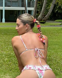 frankiesbikinis_352070779_1394534318060694_329156663844933487_n.jpg