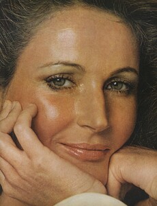 great_makeup_04.thumb.jpg.014fcf35a5a760d936c254c981badec8.jpg