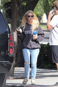 heidi-montag-and-spencer-pratt-out-in-malibu-05-01-2022-4.jpg