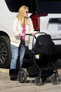 heidi-montag-and-spencer-pratt-out-with-their-baby-in-los-angeles-01-08-2023-2.jpg