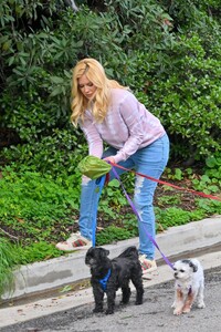 heidi-montag-out-with-her-dogs-in-los-angeles-01-17-2023-0.jpg